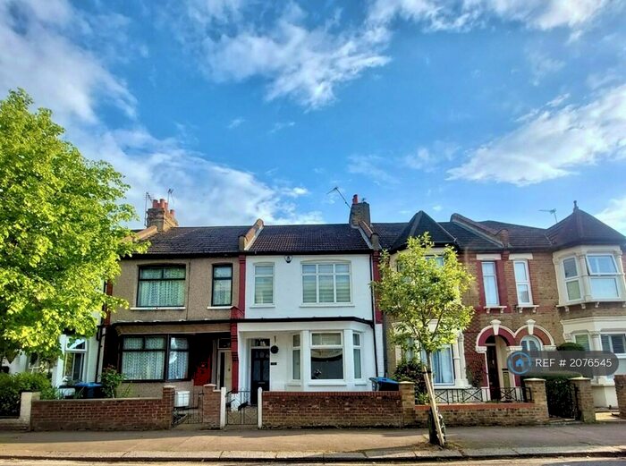 3 Bedroom Terraced House To Rent In Bush Hill Park, Bush Hill Park, EN1