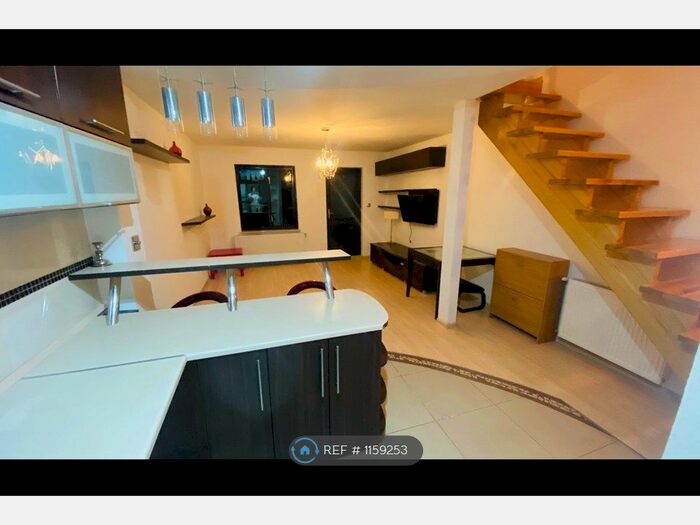 2 Bedroom Detached House To Rent In Haygreen Close, Kingston Upon Thames, KT2