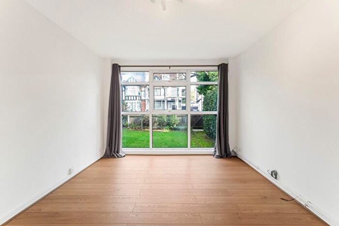 2 Bedroom Flat For Sale In Blake Hall Road, Wanstead, E11