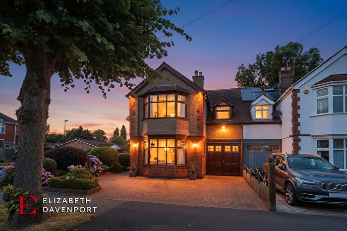 4 Bedroom Semi-Detached House For Sale In Woodside Avenue North, Stivichall, CV3