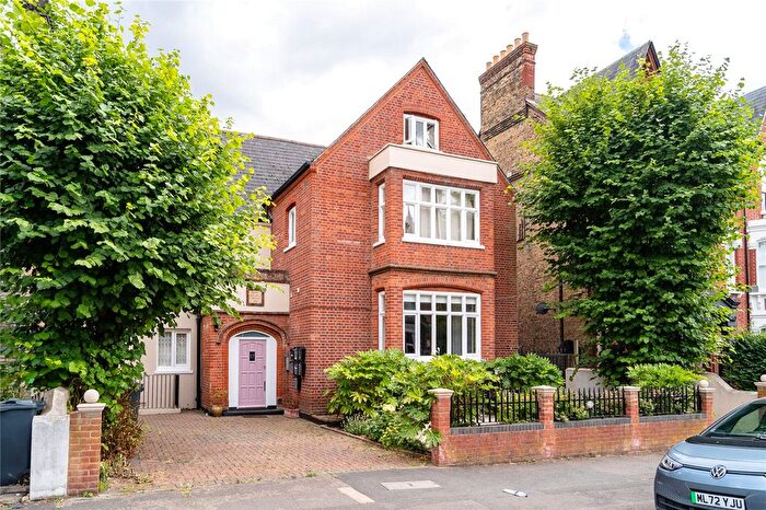 2 Bedroom Flat For Sale In Lewin Road, London, SW16