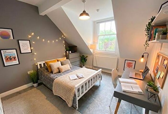 6 Bedroom End Of Terrace House To Rent In Daneshill Road, Leicester, LE3