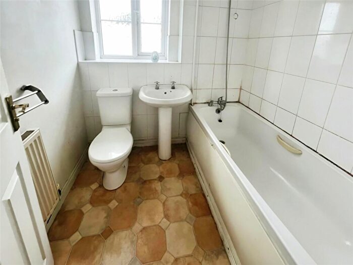3 Bedroom End Of Terrace House For Sale In Mehdi Road, Oldbury, West Midlands, B69