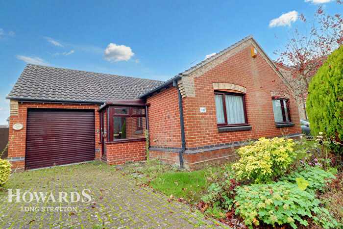3 Bedroom Bungalow For Sale In Causeway Close, Brockdish, IP21