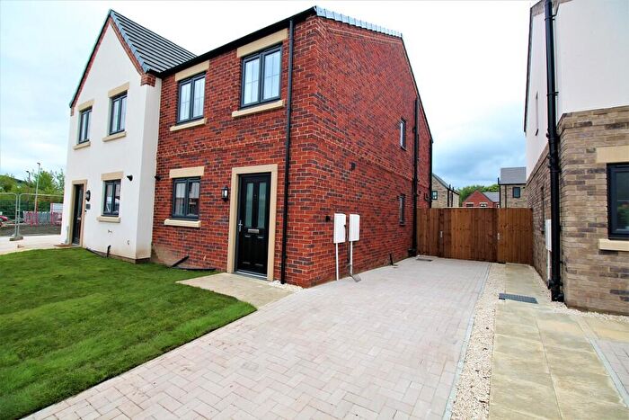 3 Bedroom Town House To Rent In Lake View Road, Wath-upon-dearne, S63