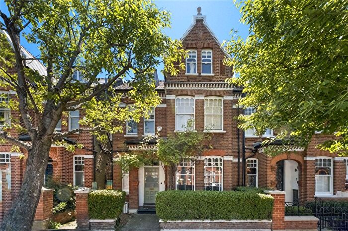 6 Bedroom Semi Detached House For Sale In Ritherdon Road, SW17