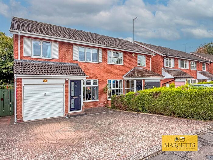 3 Bedroom Semi Detached House For Sale In Lyster Close, Warwick, CV34