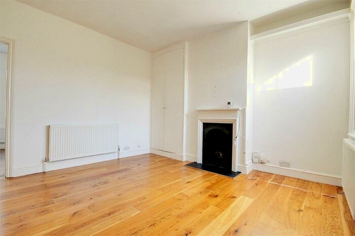 1 Bedroom Terraced House To Rent In Alberta Road, Enfield, Greater London, EN1
