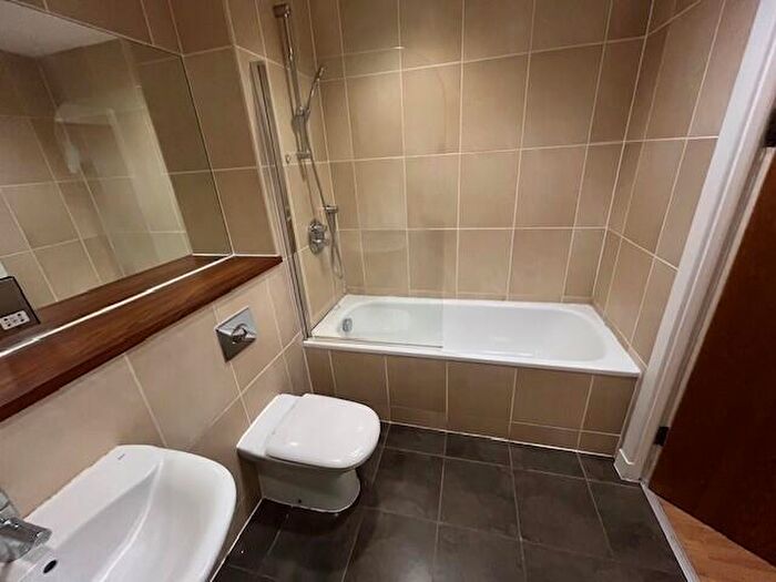 Flat To Rent In St. Georges Close, Sheffield, S3