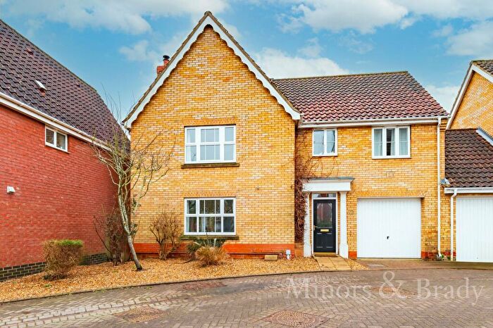 4 Bedroom Link Detached House To Rent In Burroughs Way, Wymondham, NR18