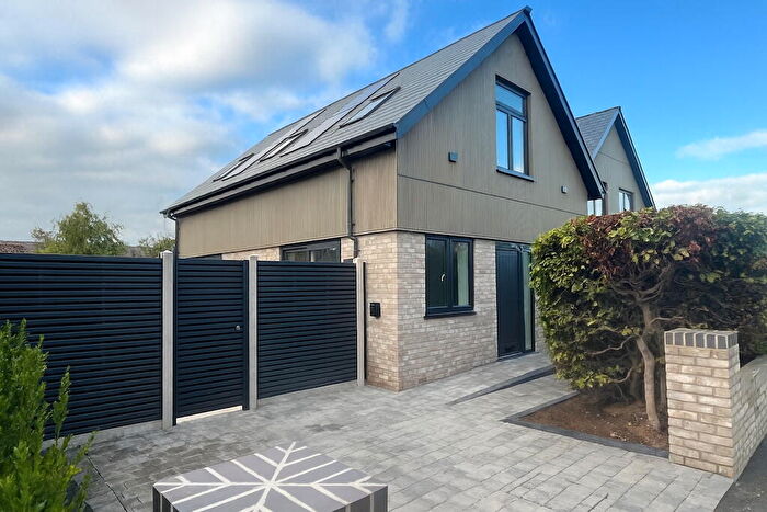 3 Bedroom Detached House For Sale In Walcott Avenue, Christchurch, BH23