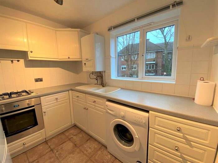 1 Bedroom Flat To Rent In Creffield Road, Acton, London, W3