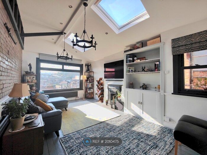 2 Bedroom Flat To Rent In Muswell Hill, London, N10