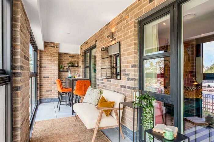 2 Bedroom Apartment For Sale In Timberworks, Cromwell Rd, CB1