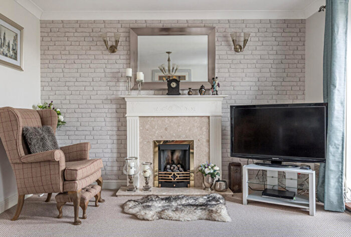 4 Bedroom End Of Terrace House For Sale In Britannia Close, Winterbourne, Bristol, Gloucestershire, BS36