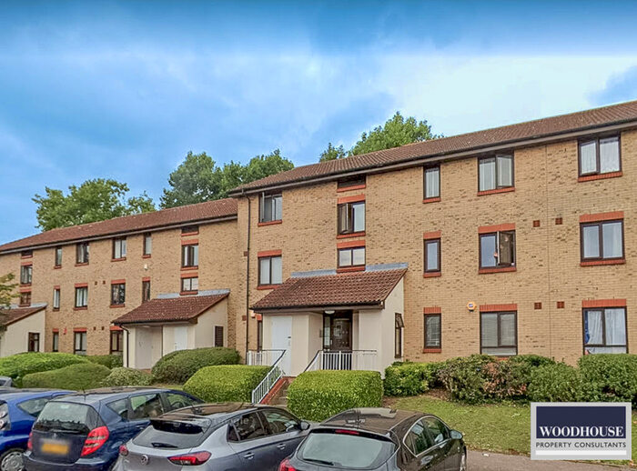 1 Bedroom Property To Rent In Guinevere Gardens, Cheshunt, EN8