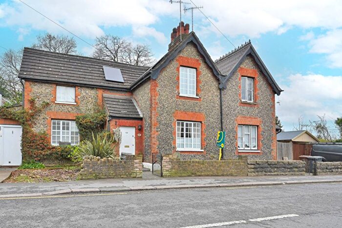 3 Bedroom Cottage For Sale In High Street, Bushey, WD23