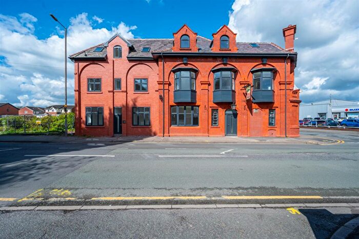 2 Bedroom Flat For Sale In Canal Street, St. Helens, WA10