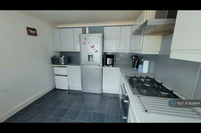 3 Bedroom Terraced House To Rent In Gainsborough Road, Penarth, CF64