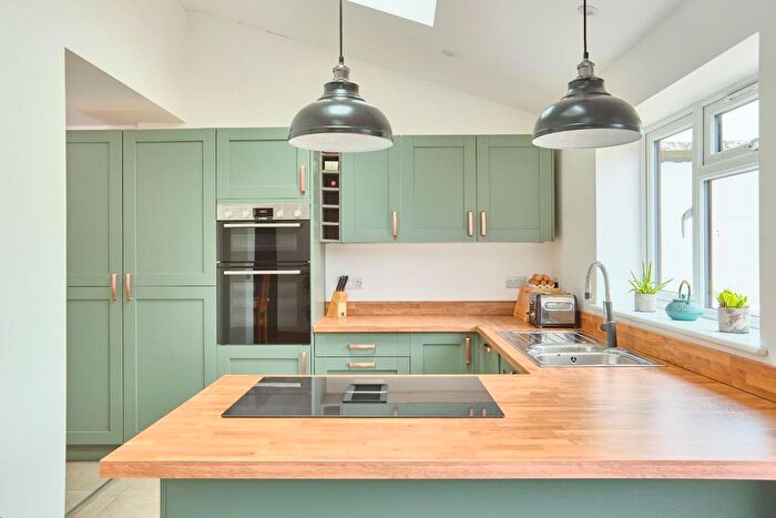 3 Bedroom Semi-Detached House For Sale In Bowring Close, Hartcliffe, BS13