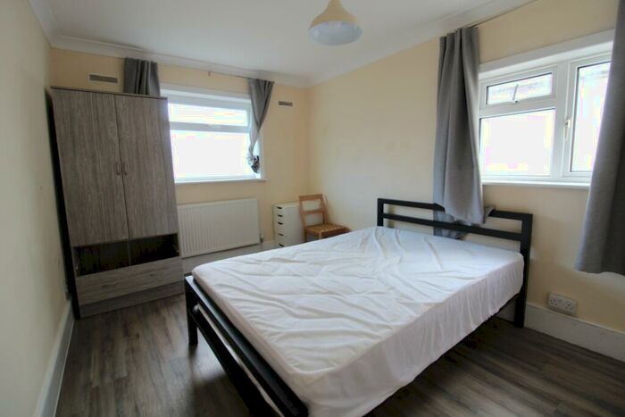 4 Bedroom Terraced House To Rent In Bernard Road, BN2