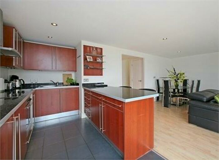 1 Bedroom Apartment To Rent In Nova Building, Newton Place, Canary Wharf, London, E14