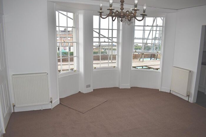 1 Bedroom Flat To Rent In Spencer Square, Ramsgate, CT11