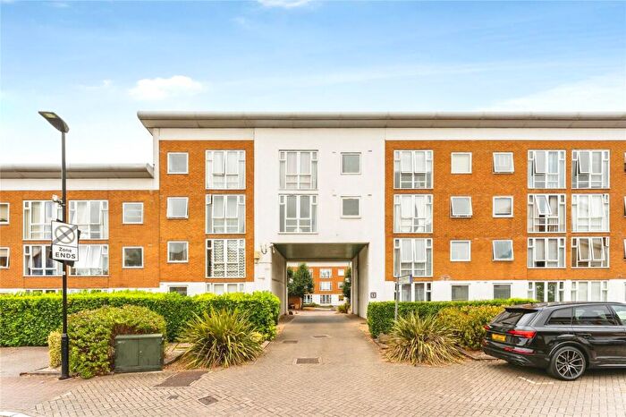 1 Bedroom Flat To Rent In Felixstowe Court, London, E16