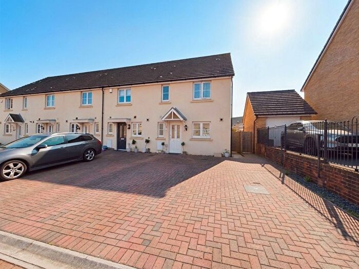 3 Bedroom End Terrace House For Sale In Elm Tree Road, Penllergaer, Swansea, West Glamorgan, SA4
