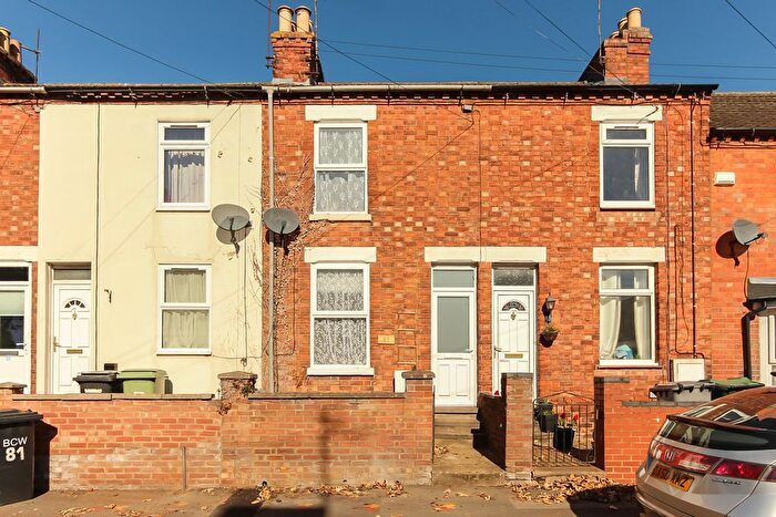2 Bedroom Terraced House For Sale In Newcomen Road, Wellingborough, NN8