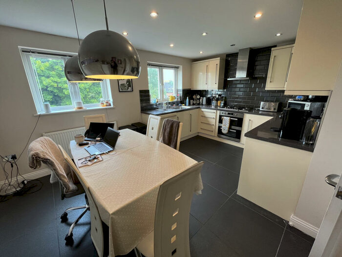 3 Bedroom Town House To Rent In Vesper Road, Leeds, West Yorkshire, LS5