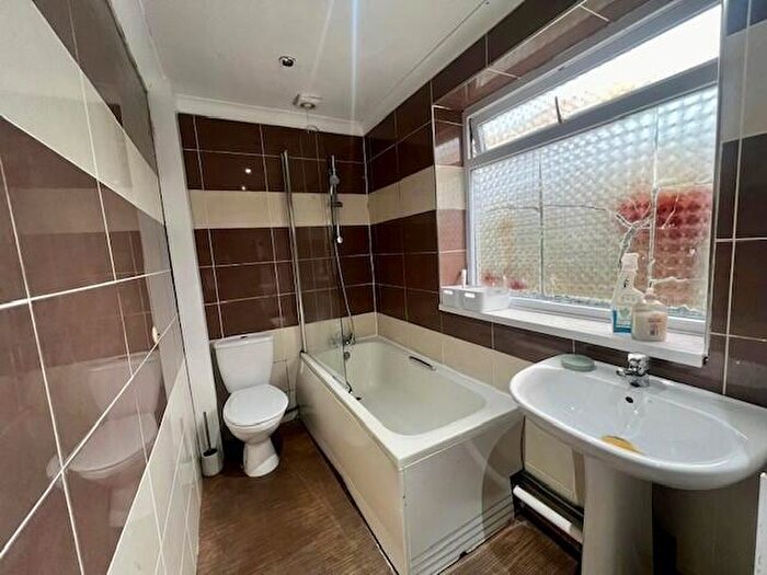 1 Bedroom Flat To Rent In Glenroy Street, Cardiff, CF24