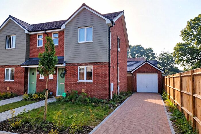 3 Bedroom Semi Detached House To Rent In Verwood, BH31