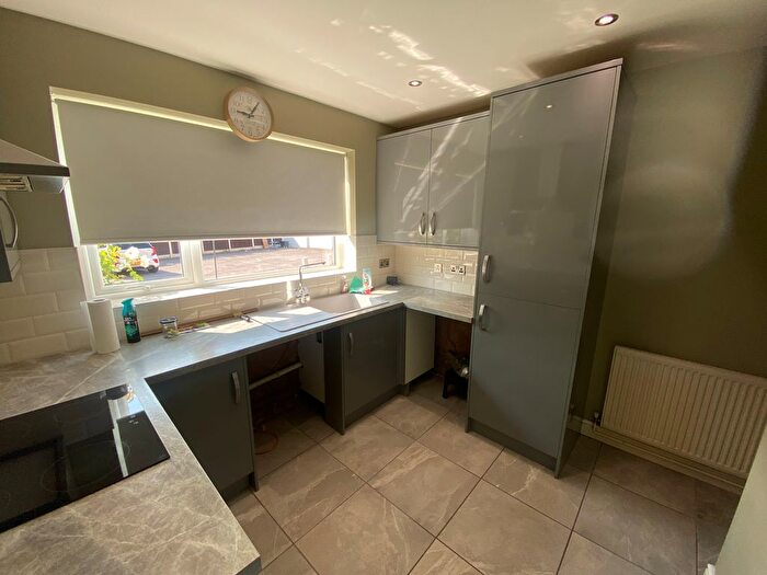 2 Bedroom Flat To Rent In Coppice Lane, Willenhall, WV12