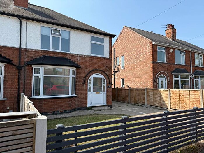 3 Bedroom Semi-Detached House To Rent In Duncroft Ave, Gedling, NG4