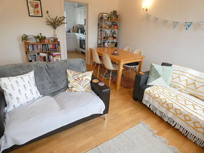 1 Bedroom Flat To Rent In Elizabeth Square, London, SE16