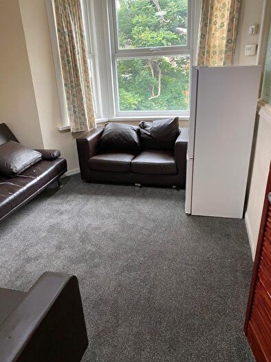 1 Bedroom Flat To Rent In Empress Avenue, Ilford, IG1