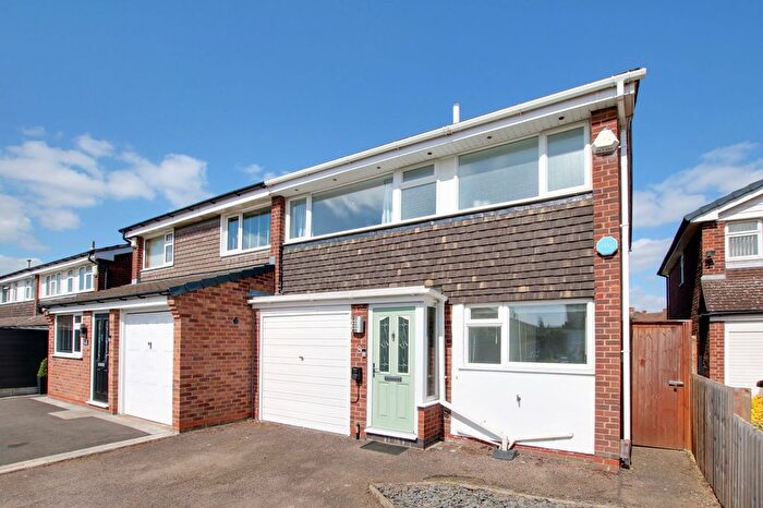 3 Bedroom Semi Detached House For Sale In Callan Close, Narborough, LE19