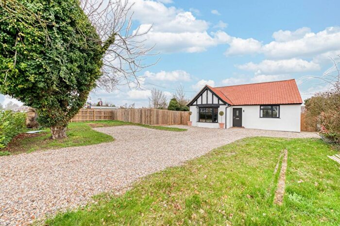 3 Bedroom Detached Bungalow For Sale In Pound Hill, Bacton, IP14