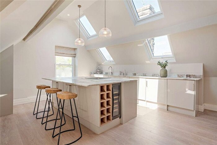 3 Bedroom Flat For Sale In The Oval, Harrogate, North Yorkshire, HG2