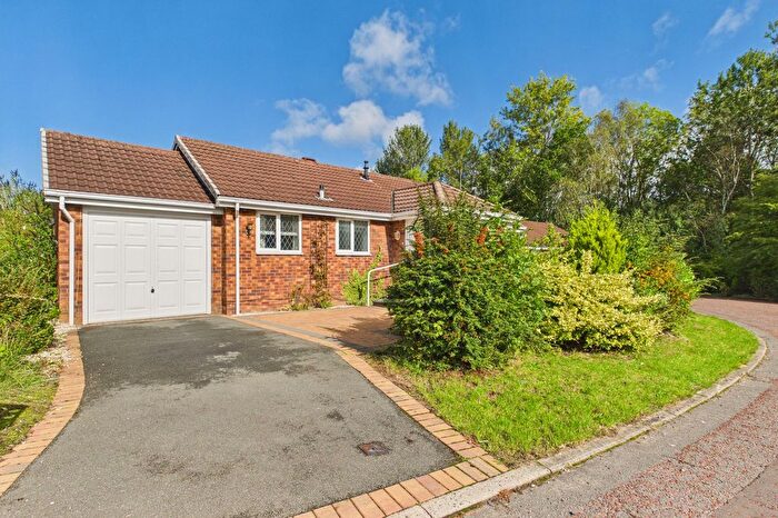 3 Bedroom Detached Bungalow For Sale In Waterways, Great Sankey, WA5