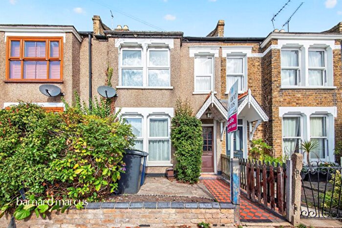 2 Bedroom Terraced House For Sale In Brunswick Avenue, London, N11