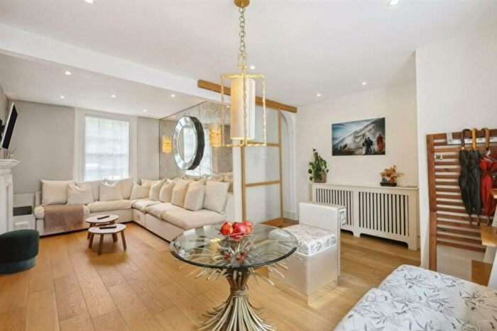 3 Bedroom Detached House To Rent In Seymour Walk, London, SW10