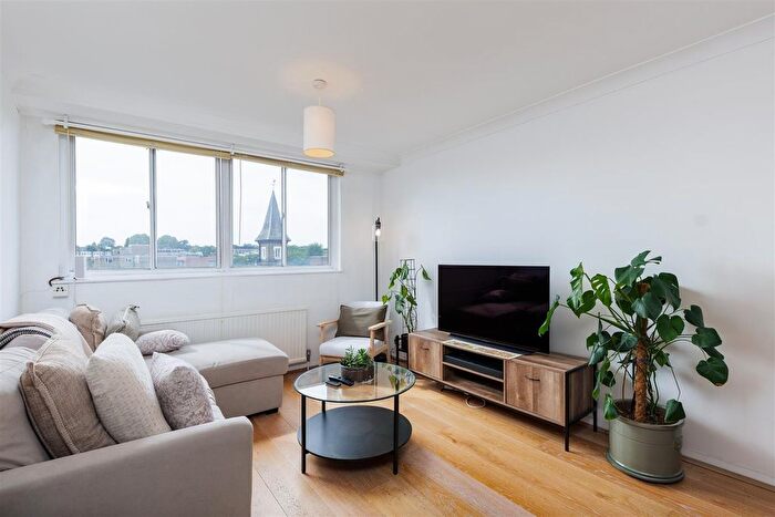 1 Bedroom Flat To Rent In Upper Richmond Road, London, SW15