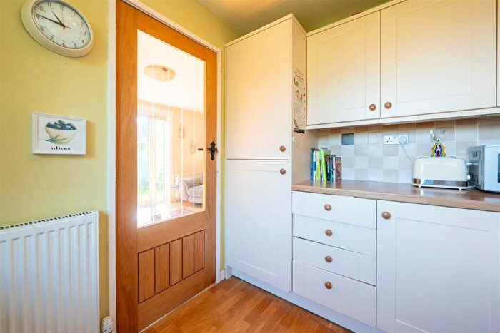 2 Bedroom Bungalow For Sale In Gagiebank, Wellbank, Dundee, DD5