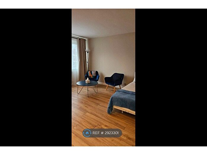 Studio To Rent In Gainsborough Road, London, N12