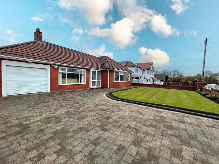 2 Bedroom Detached Bungalow For Sale In Bolton Road, Westhoughton, Bolton, BL5