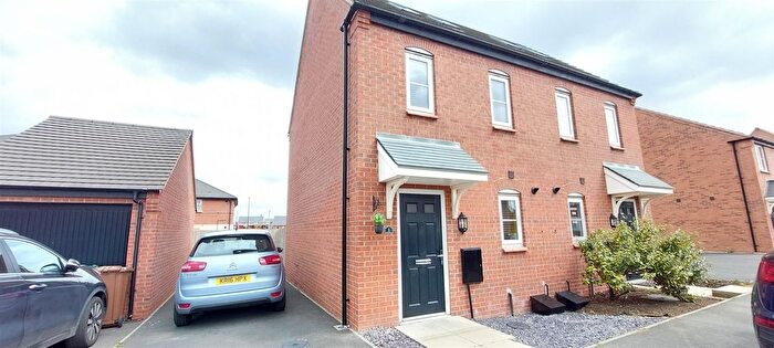 3 Bedroom Semi-Detached House To Rent In Netley Road, Boulton Moor, DE24
