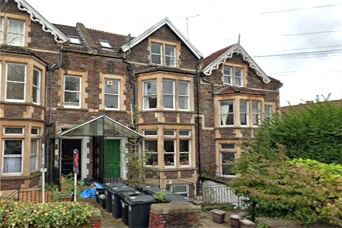 2 Bedroom Flat To Rent In Bedroom Top Floor Flat In Redland, BS6