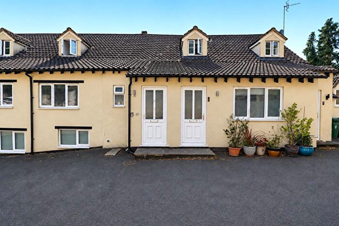 1 Bedroom Flat For Sale In Rooksmoor, Woodchester, Stroud, GL5